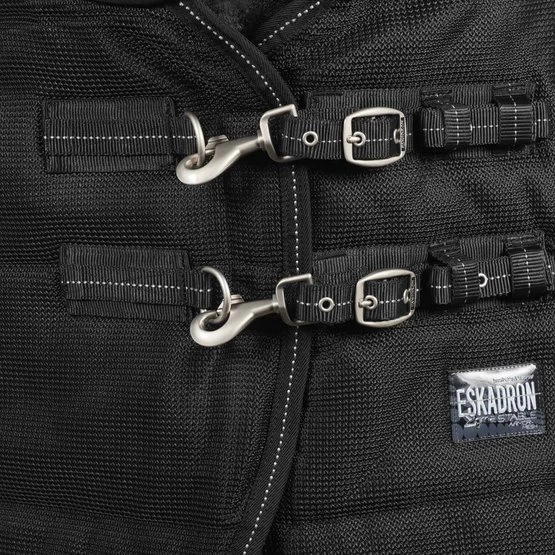 Eskadron Stalldecke Sigma 100g Schwarz 4 Eskadron Stalldecke Sigma 100g Schwarz – Bild 2