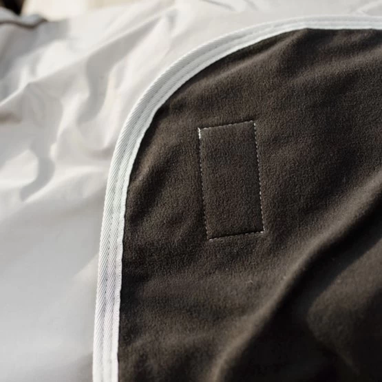 Kentucky Horsewear Kentucky Quarter Rug Reflective Silber 6 Kentucky Horsewear Kentucky Quarter Rug Reflective Silber – Bild 4